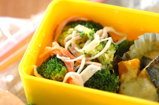 ブロッコリーとカニカマのタラマヨサラダ