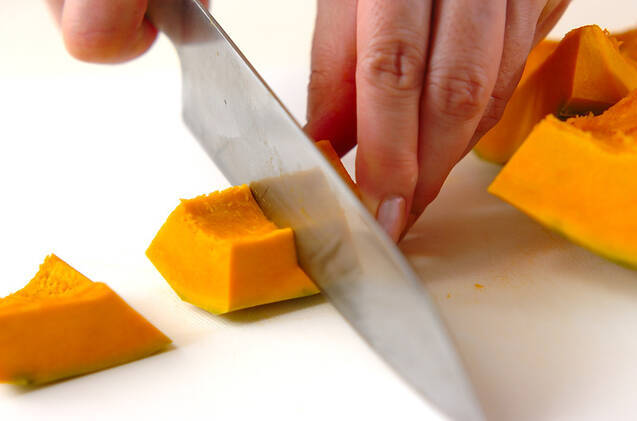 カボチャのゴママヨ和えの作り方の手順1