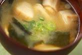 ワカメと油揚げのみそ汁