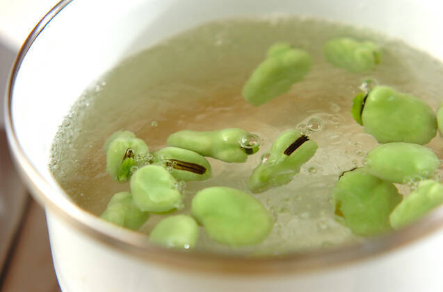 ソラ豆の冷製スープの作り方の手順1