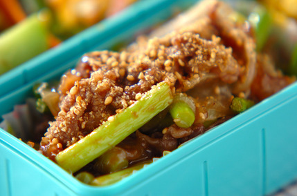 牛とニンニクの芽の炒め物