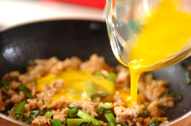 鶏ネギ卵とじ丼の作り方の手順4