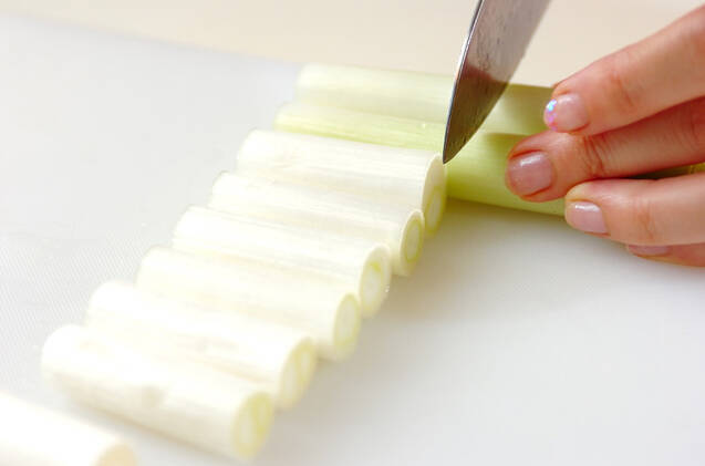 白ネギのレンジワイン煮の作り方の手順1