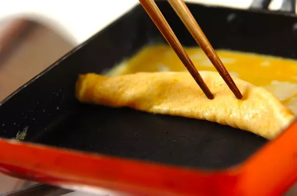 基本のだし巻き卵の作り方2