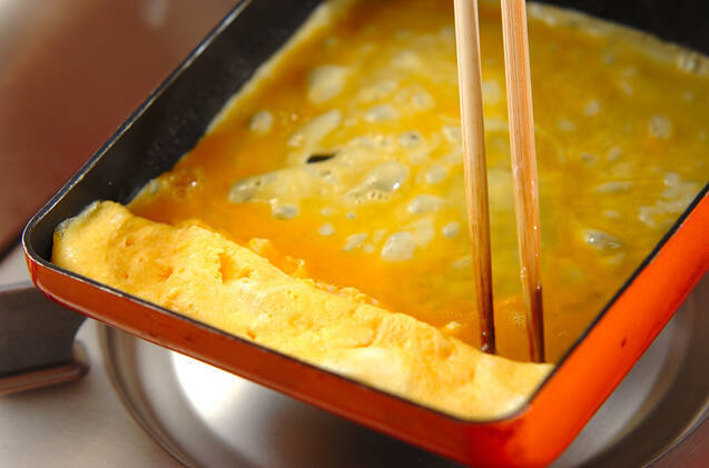 基本のだし巻き卵の作り方の手順4