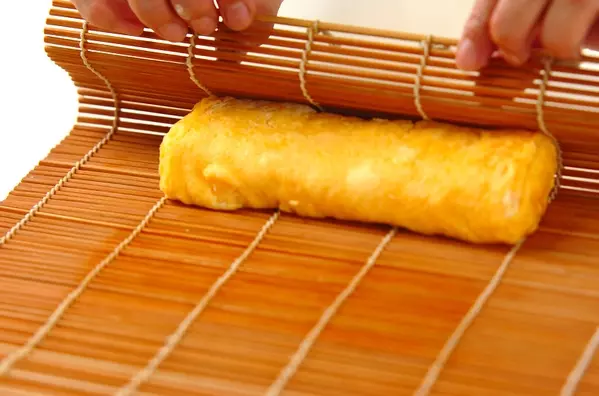 基本のだし巻き卵の作り方4