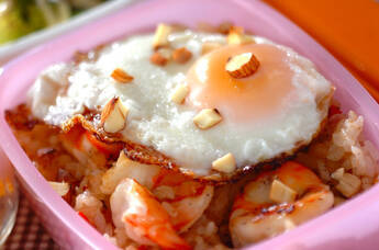 エビとパプリカのピラフ