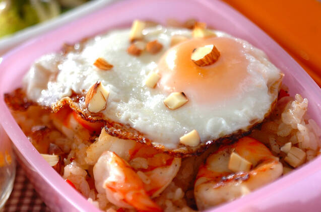 エビとパプリカのピラフ