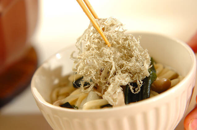 ワカメとキノコの煮込みうどんの作り方の手順4