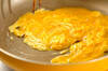 とろとろ卵のウインナーオムライスの作り方の手順5