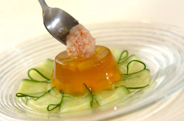 カニとパプリカのコンソメゼリーの作り方の手順3