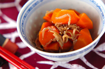 ニンジンとシラスの煮物