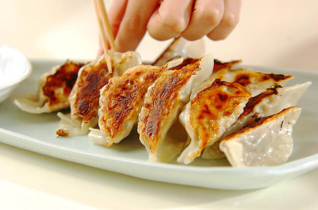 野沢菜入り焼き餃子の作り方の手順7