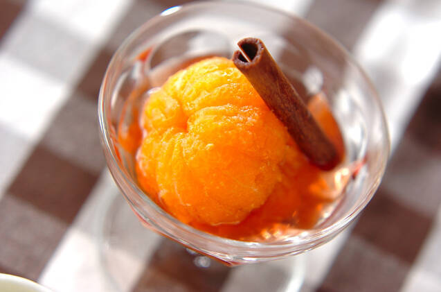 器に入ったみかんのコンポート