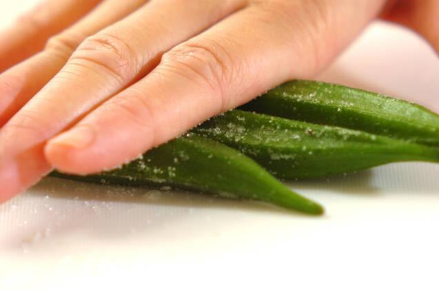 オクラの梅マヨ和えの作り方の手順2