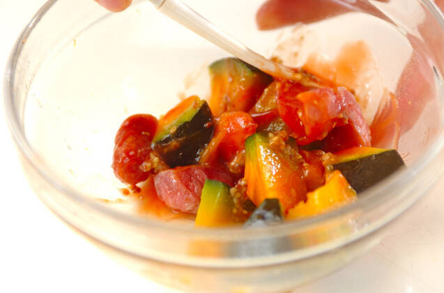 カボチャとソーセージのケチャップ和えの作り方の手順1