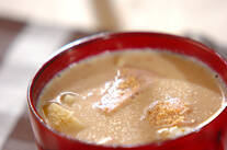 ジャガイモとハムの豆乳みそ汁