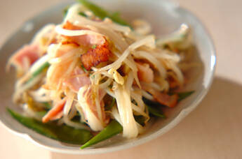 モヤシとベーコンのみそ炒め