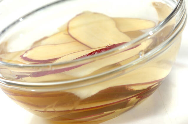 サツマイモのパリパリサラダの作り方の手順1