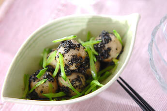 里芋のゴマ汚し