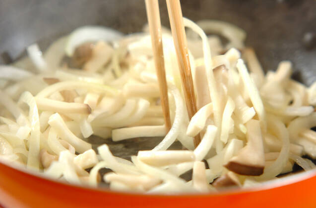 お手軽ビーフストロガノフ 簡単なのに本格派の味わい by中島 和代さんの作り方の手順5