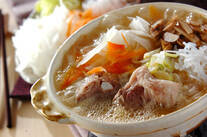 みそ仕立ての豚バラ鍋