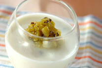 キウイジャムのせヨーグルトプリン