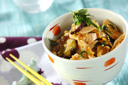 ナスとささ身の香味丼