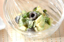 モッツァレラとアボカドのバジル和え