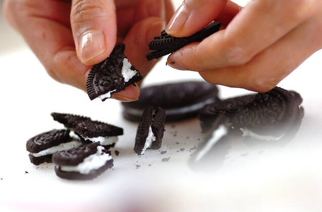 チョコクランベリーアイスの作り方の手順1