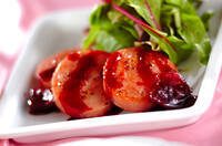 ソーセージのベリーソースがけ