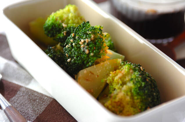 ゆでブロッコリーのゴマ和え