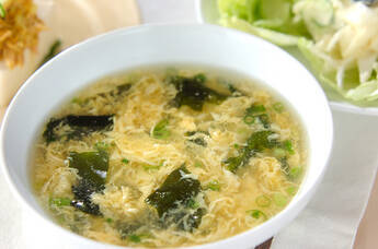 卵がふわとろ!わかめの簡単スープ