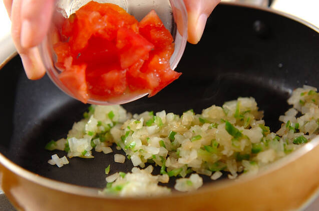 トマトの炒め煮の作り方の手順2
