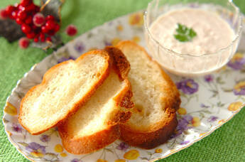 カニマヨのガーリックカナッペ