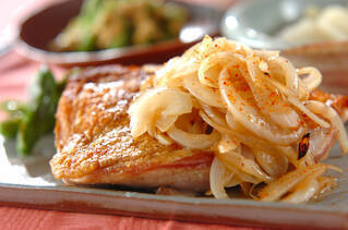 チキンソテー甘酢オニオンソース