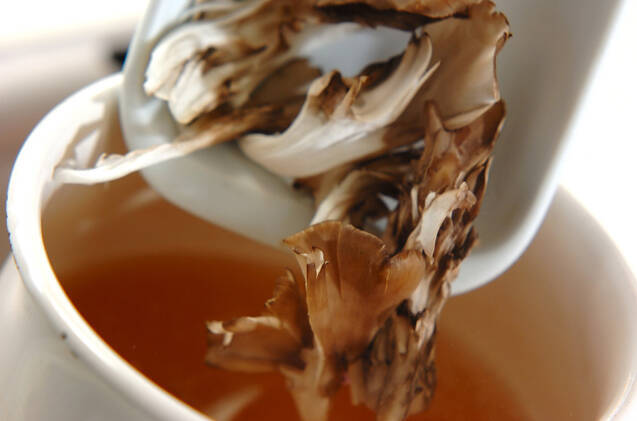 マイタケのスープの作り方の手順3