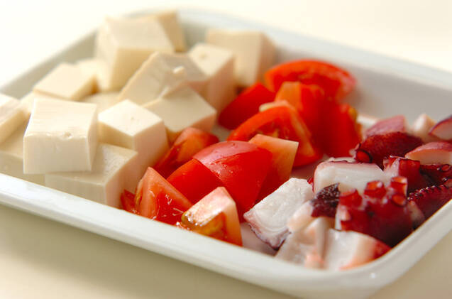 豆腐とタコのサラダの作り方の手順1