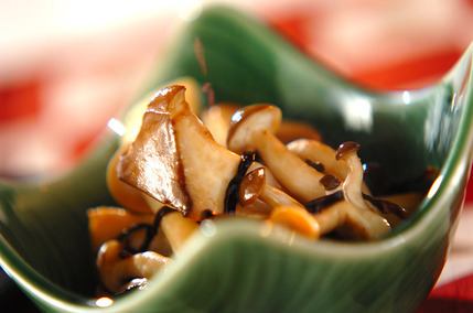 キノコの塩昆布炒め