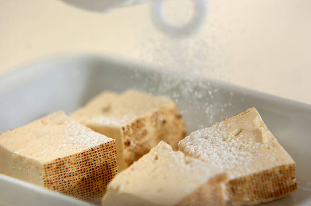 5分で簡単 焼き豆腐のソテー おつまみにもおすすめ by湊 愛さんの作り方の手順1