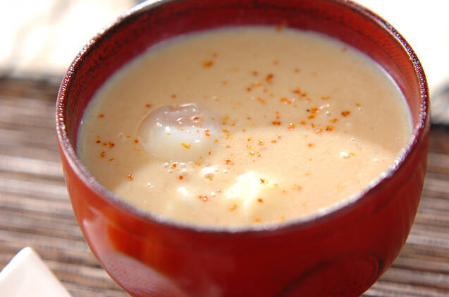 温泉卵入り豆乳みそ汁