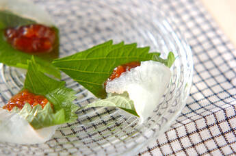 刺身の梅肉巻き