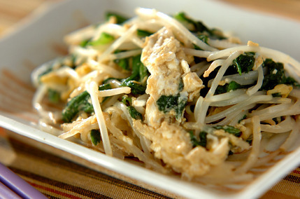 モヤシと春菊の卵炒め