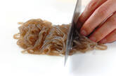 糸コンとシイタケの煮物の作り方1