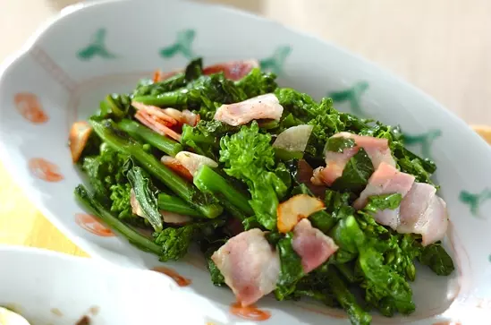 子どもも喜ぶ 菜の花とベーコンのニンニク炒め 副菜 レシピ 作り方 E レシピ 料理のプロが作る簡単レシピ 子どもも喜ぶ 菜の花とベーコンのニンニク炒め 副菜 レシピ 作り方 E レシピ 料理のプロが作る簡単レシピ