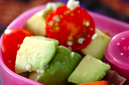 アボカド塩麹和え