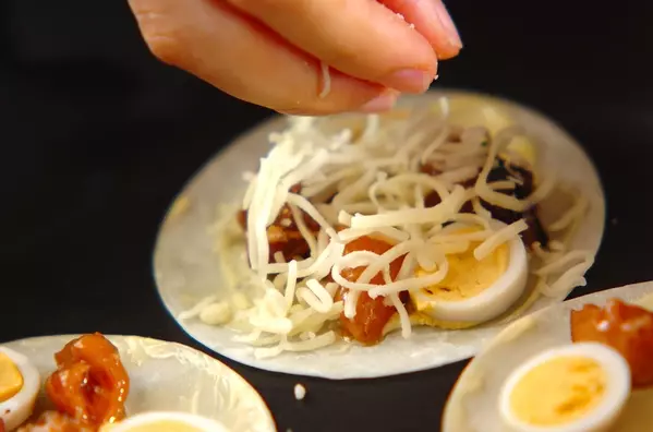 焼き鳥缶のひとくちピザの作り方1