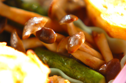 アスパラとシメジの炒め物