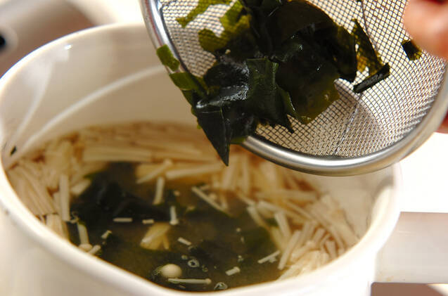 豆腐とエノキのみそ汁の作り方の手順5