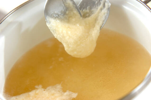 落とし大和芋のスープの作り方の手順2